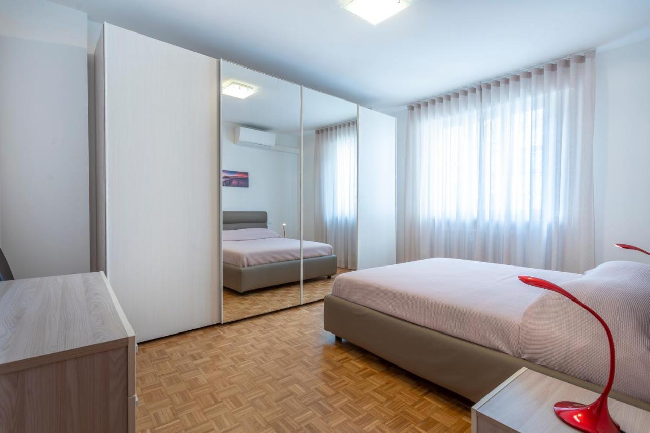 Udine Palazzo D'Aronco Modern Apartment Extérieur photo